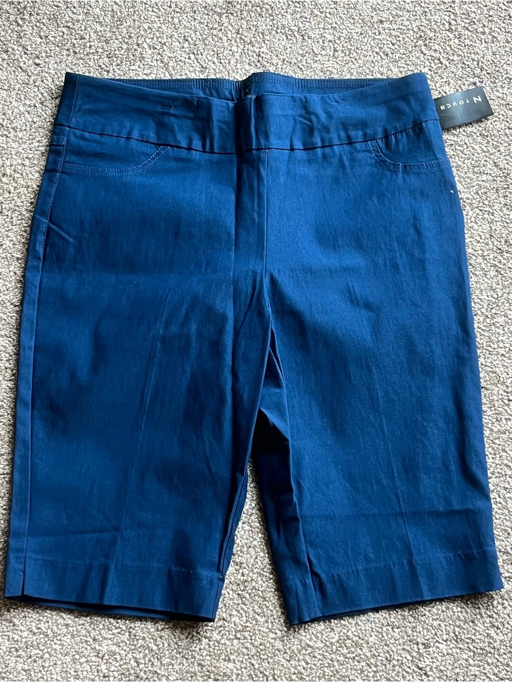 Ladies Medium Blue Midrise Pull-On Bermuda Shorts by N Touch Brand New